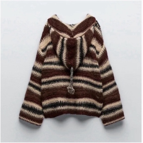ZARA Striped Alpaca Blend
Hooded Poncho Sweater limited edition - Picture 4 of 10